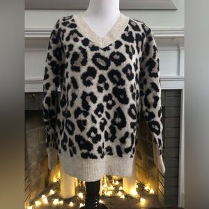 Vince Camuto XS leopard sweater.